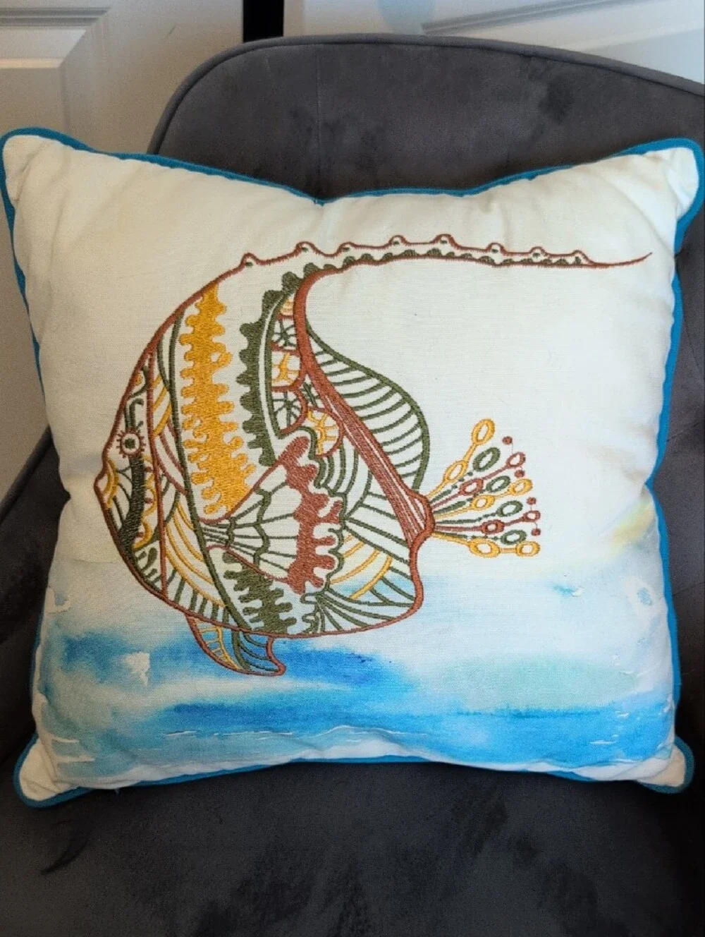 N/A decorative throw